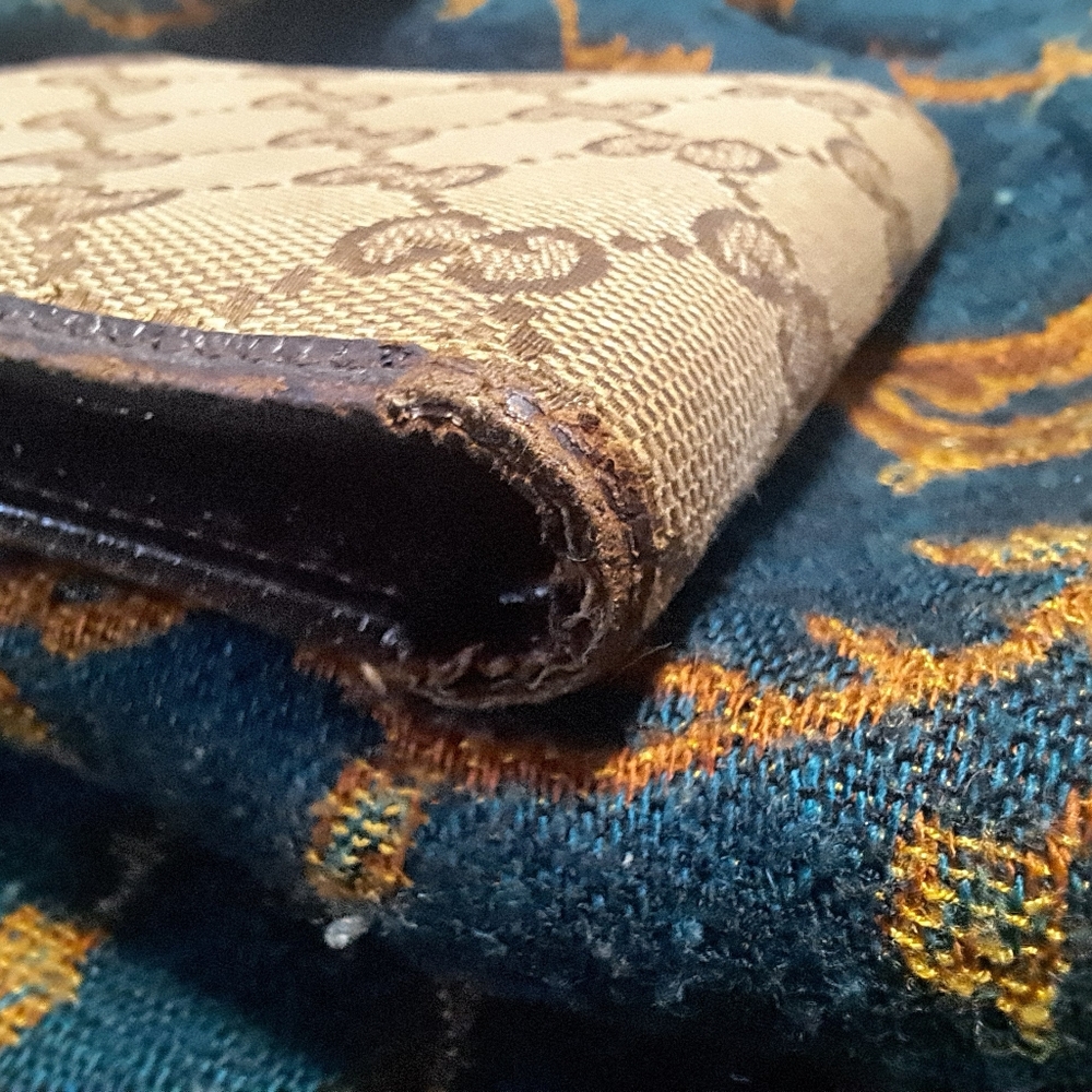 Gucci Beige and Brown Monogram Wallet Card Holder - Picture 11 of 17